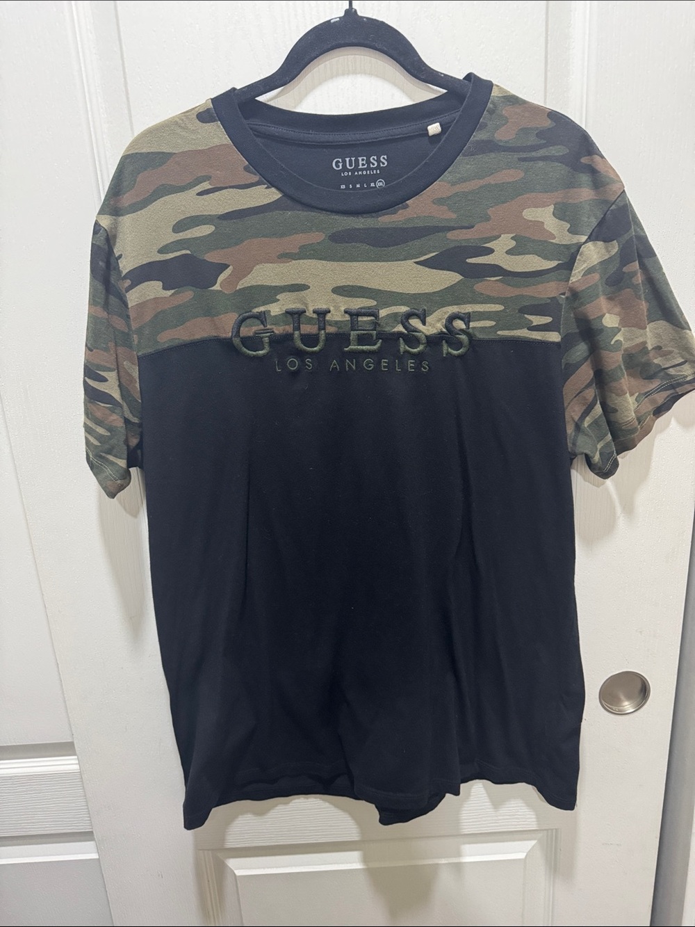 Guess Los Angeles Camo Embroidered Logo Tee XXL - Picture 3 of 6